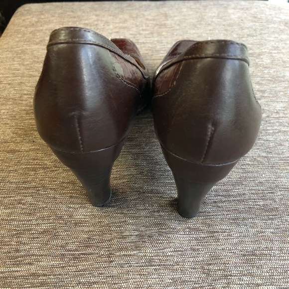 Söfft brand heels, size 7M, brown alligator style - Picture 3 of 9